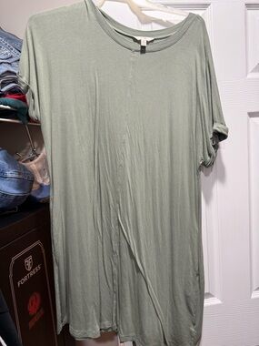 Women  Sage Green Short-Sleeve Crew Neck Shirt